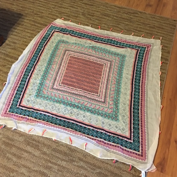 Polyester scarf - Picture 2 of 2