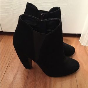 Steve Madden black suede booties