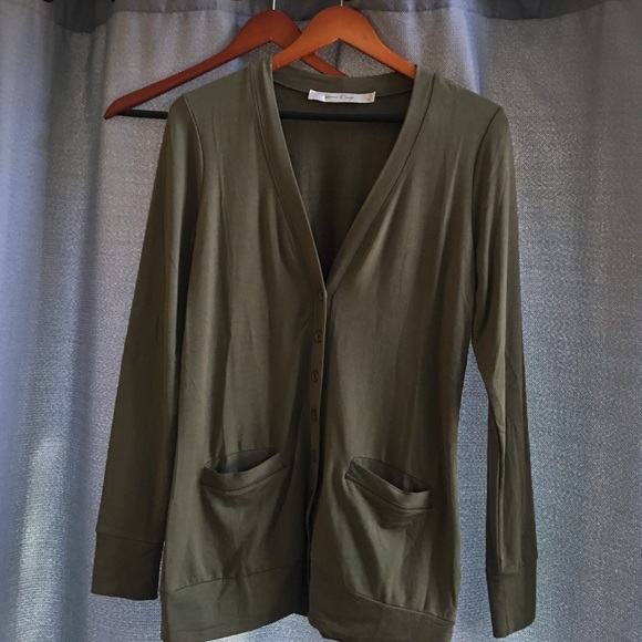 Summer and Sage boyfriend style cardigan. Small.