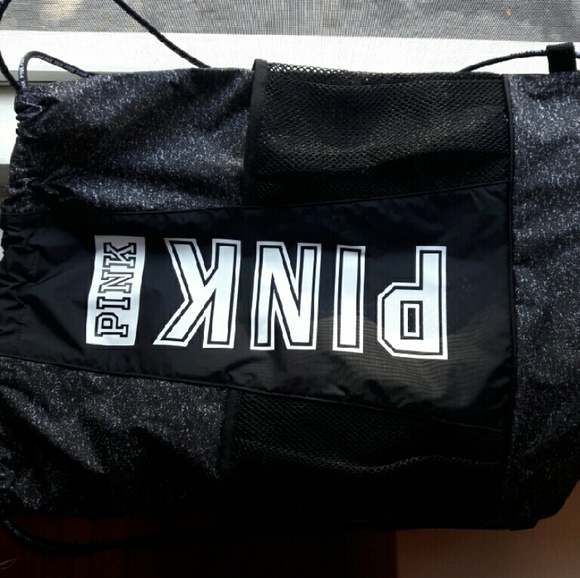 PRICE DROP 🎉 NWT VS Pink Drawstring backpack