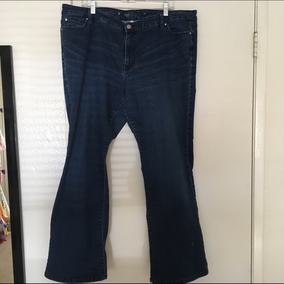 Jennifer Lopez bootcut jeans - Picture 2 of 3