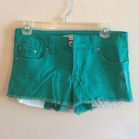 💚 Green Distressed Denim Shorts 💚
