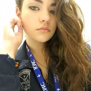 Meet your Posher, Becca