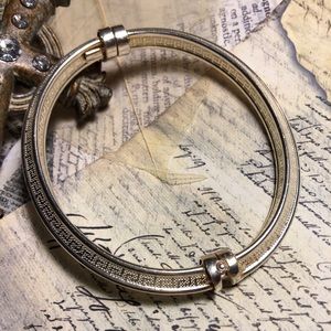 STERLING SILVER HINGED BANGLE BRACLET