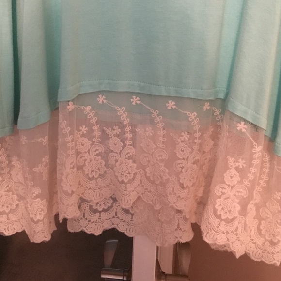 Too - Picture 2 of 3