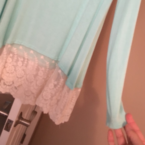 Too - Picture 3 of 3