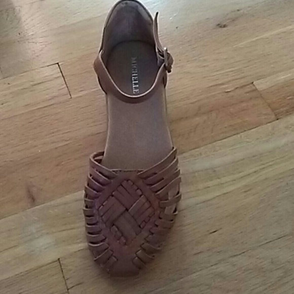 Huarachi shoe with small heel