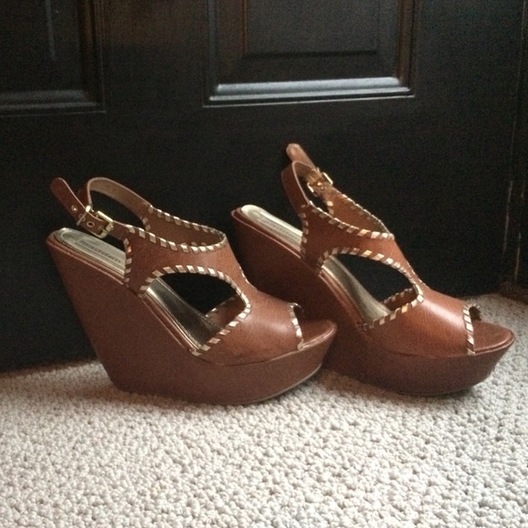 Size 10 Madden Girl brown wedges