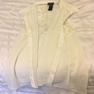 Sleeveless Button-Up Lace Back