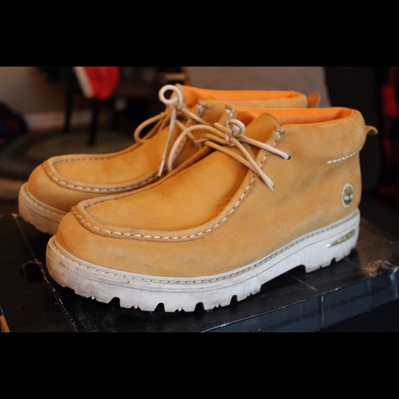 Men's Timberland Chukka Boots (classic yellow)