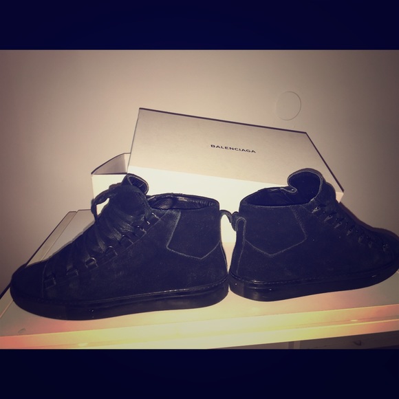 100% authentic Balenciaga Arena Suede High Sneaker - Picture 1 of 4