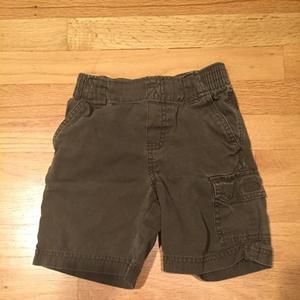 Boys cargo shorts. Sz 4T