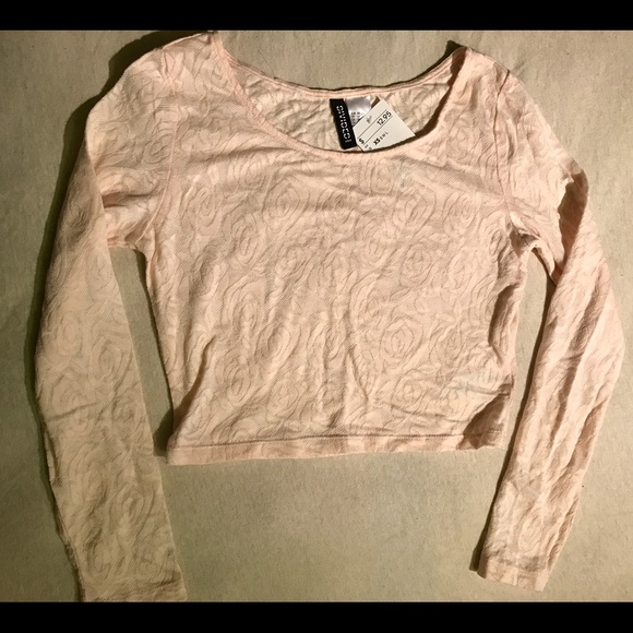 H&M Crop Top - Light Pink Roses - Picture 2 of 2