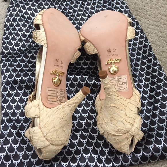 Brand New Unique Heels - Picture 3 of 4