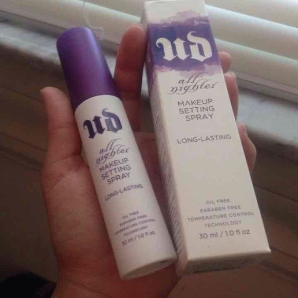 Urban Decay setting spray