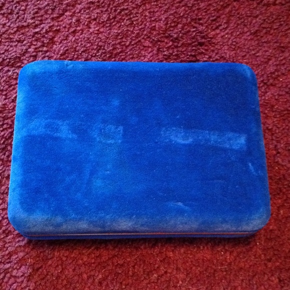 Royal blue velvet jewelry box - Picture 4 of 4