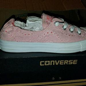 Converse size 10