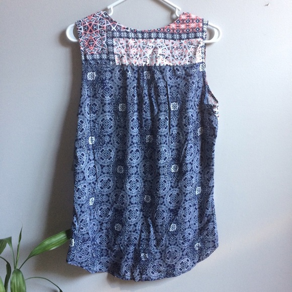 NEW Blue & Pink Print Sleeveless Button Down Top - Picture 3 of 3