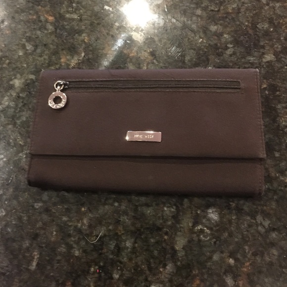 Nine west wallet