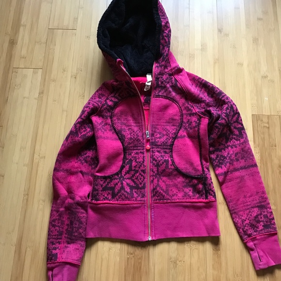SOLD Lululemon size 2 scuba hoodie