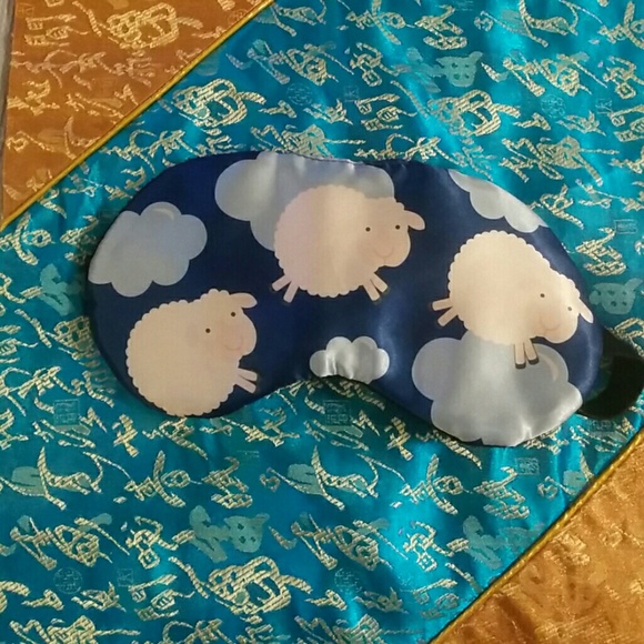 Satin/fleece lamb print sleeping mask