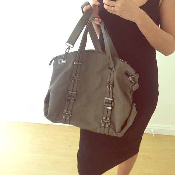 Fall fit all handbag