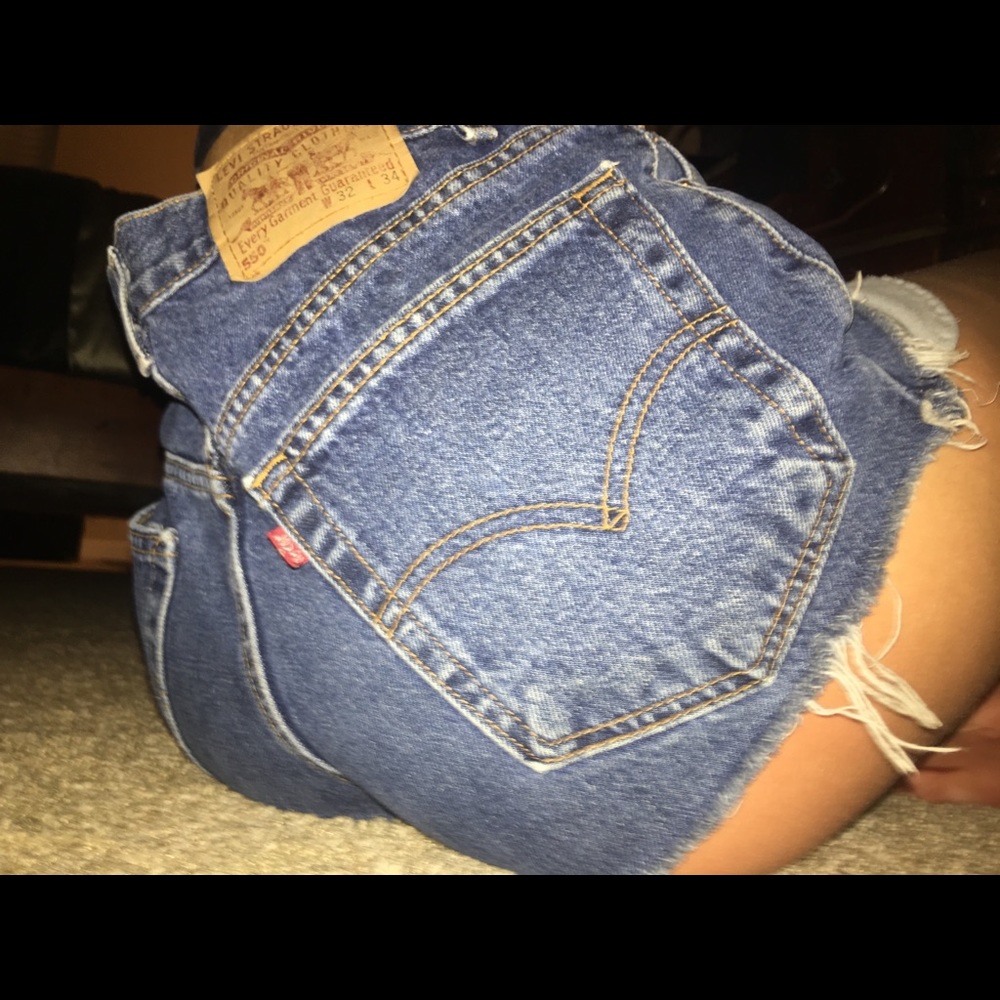 550 Levi’s vintage high rise shorts