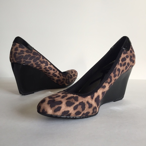 anne klein tangle wedge pump