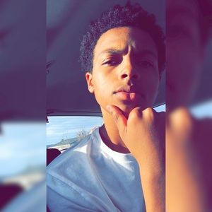 Meet your Posher, Zay