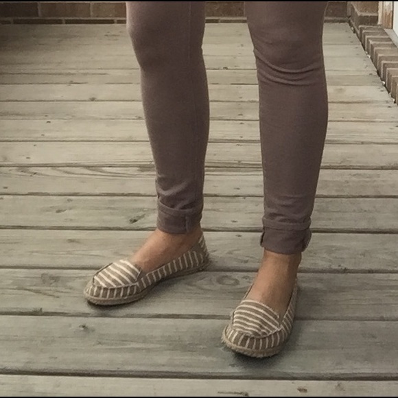 Rocketdog stripped tan loafers