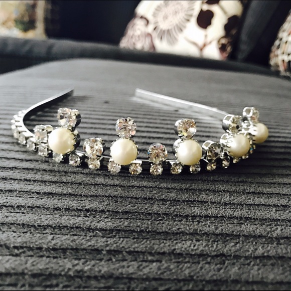 Bridal Swarovski Crystal and Pearl Crown - Picture 3 of 3