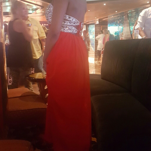 Dress - Picture 3 of 4