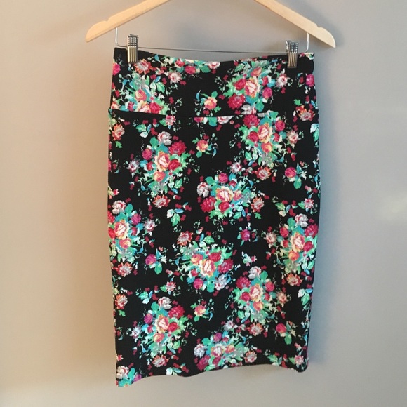 LuLaRoe Dresses & Skirts - 💙❤️💚LULAROE💜💗💙Cassie