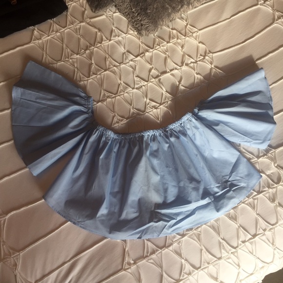 Off Shoulder Crop Top - Picture 4 of 4