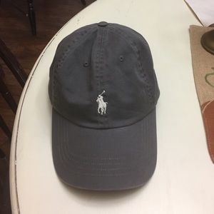 GREY POLO HAT!