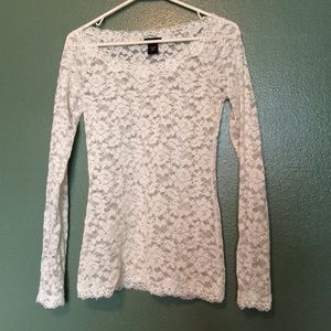 🔻 2 lace shirts 🔻