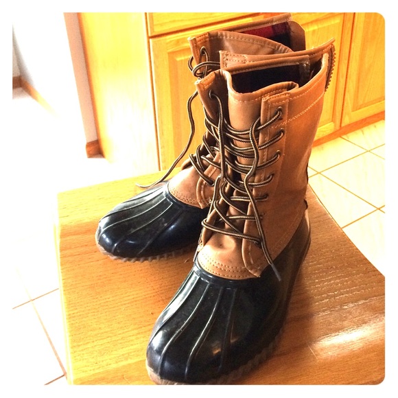 Outdoor boots; duck boots