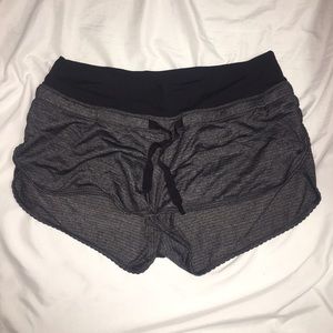 LULULEMON Size 4 Shorts