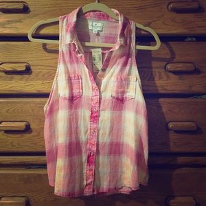 American Eagle sleeveless flannel