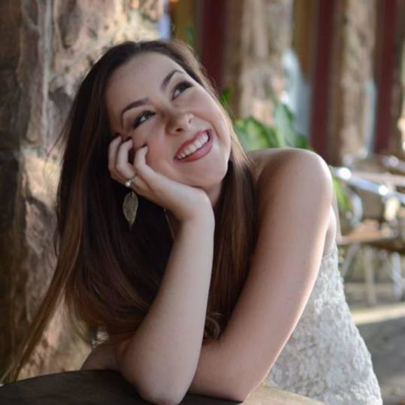 Meet your Posher, Claire