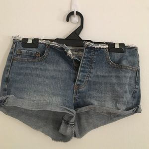 H81 button up denim shorts