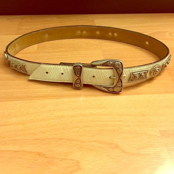 White/silver belt🦂 - Picture 1 of 3