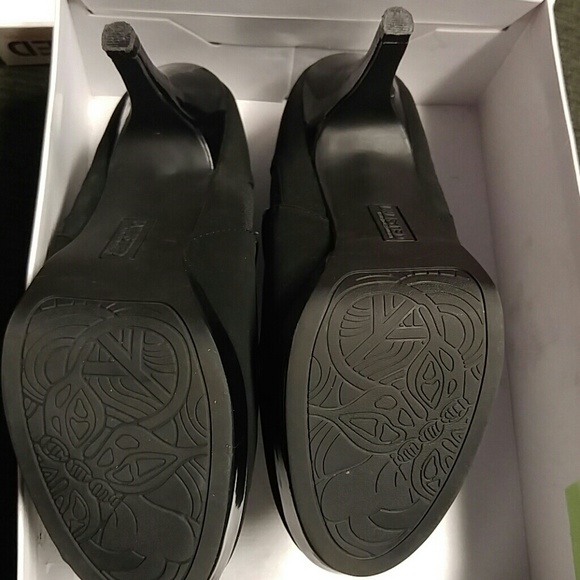 black button Unlisted booties - Picture 3 of 4