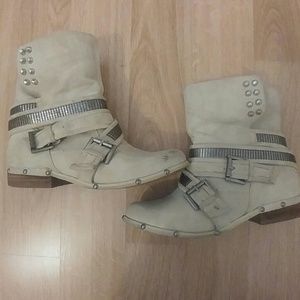 Womens boots size 6.5