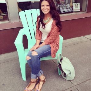 Meet your Posher, Laura