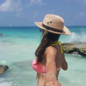 Meet your Posher, Raquel