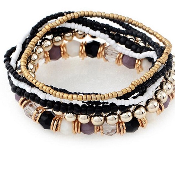 Jewelry - ❤️Boho Beaded Mix color Stretch Bracelet❤️