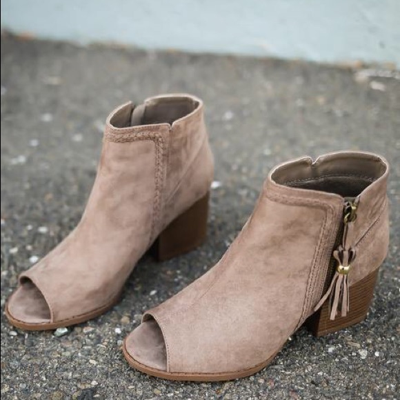 Taupe braided peep toe bootie - Picture 2 of 4