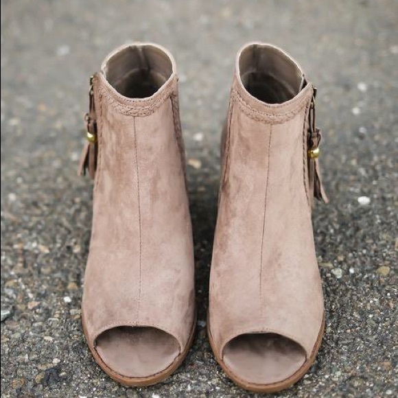 Taupe braided peep toe bootie - Picture 3 of 4