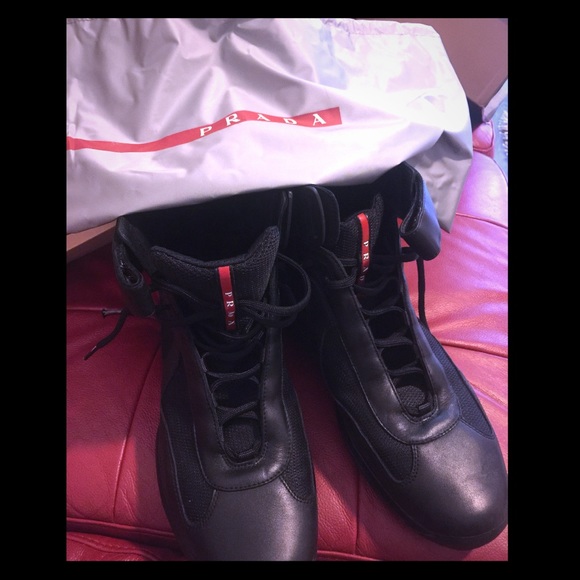 👊🏾Prada Men Velcro-Strap HighTop Sneakers Black
